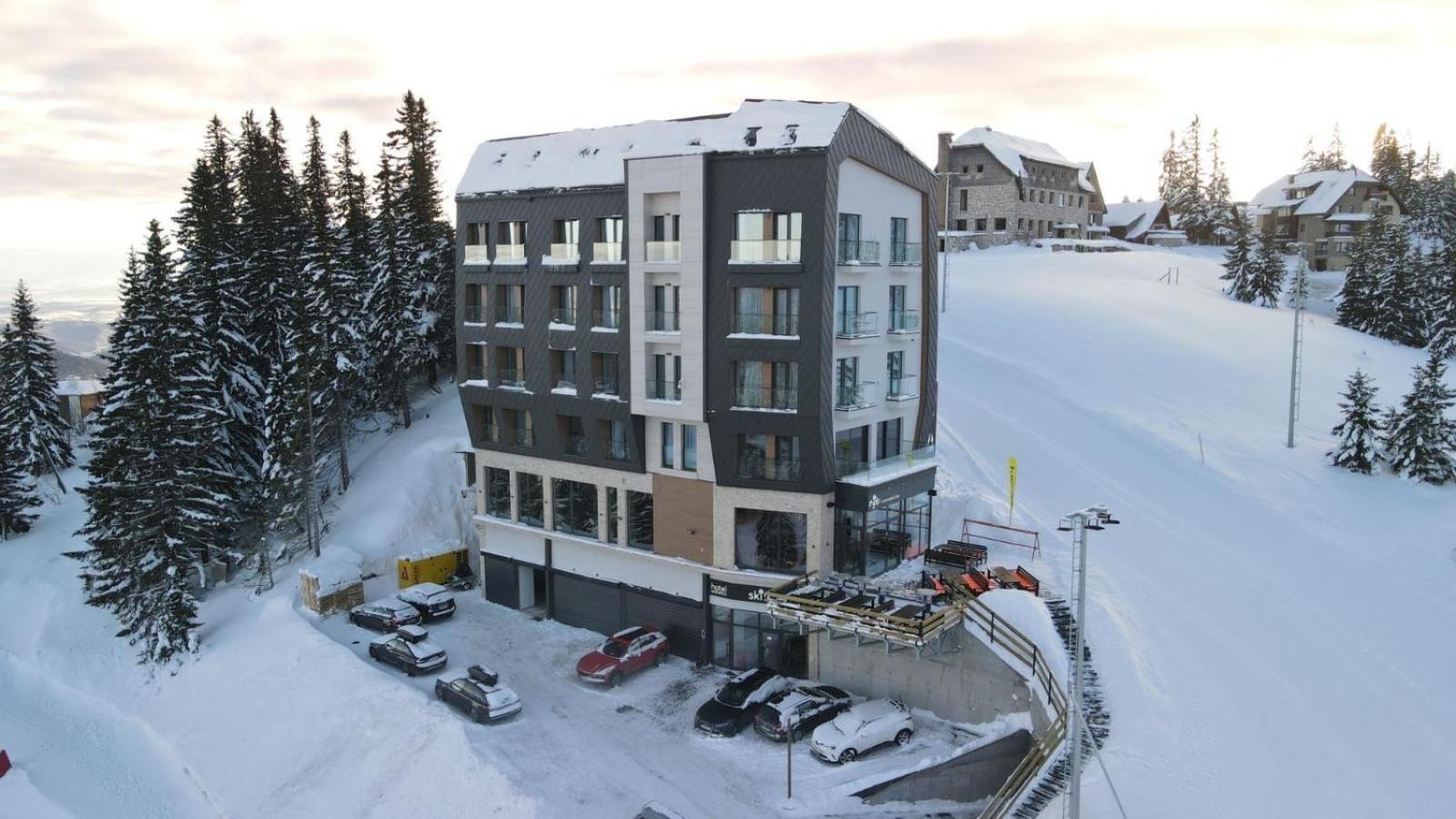 ياهورينا Aparthotel Rajska المظهر الخارجي الصورة
